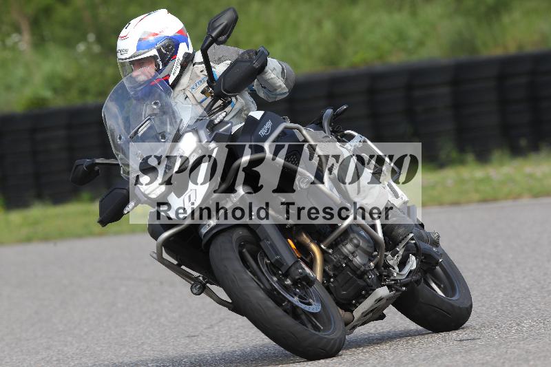 /Archiv-2025/10 23.04.2025 Cornu Master School ADR/gruen-vert/0